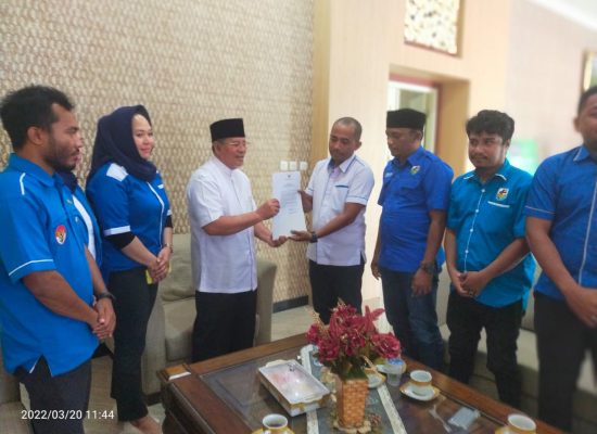 Gubernur Malut Serahkan Dukungan Kongres KNPI ke-XVI 2022